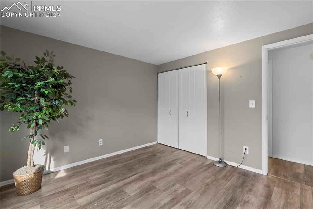 Image 16 of 37: Upper Bedroom