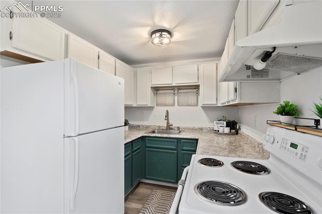 Image 6 of 37: New Counters!