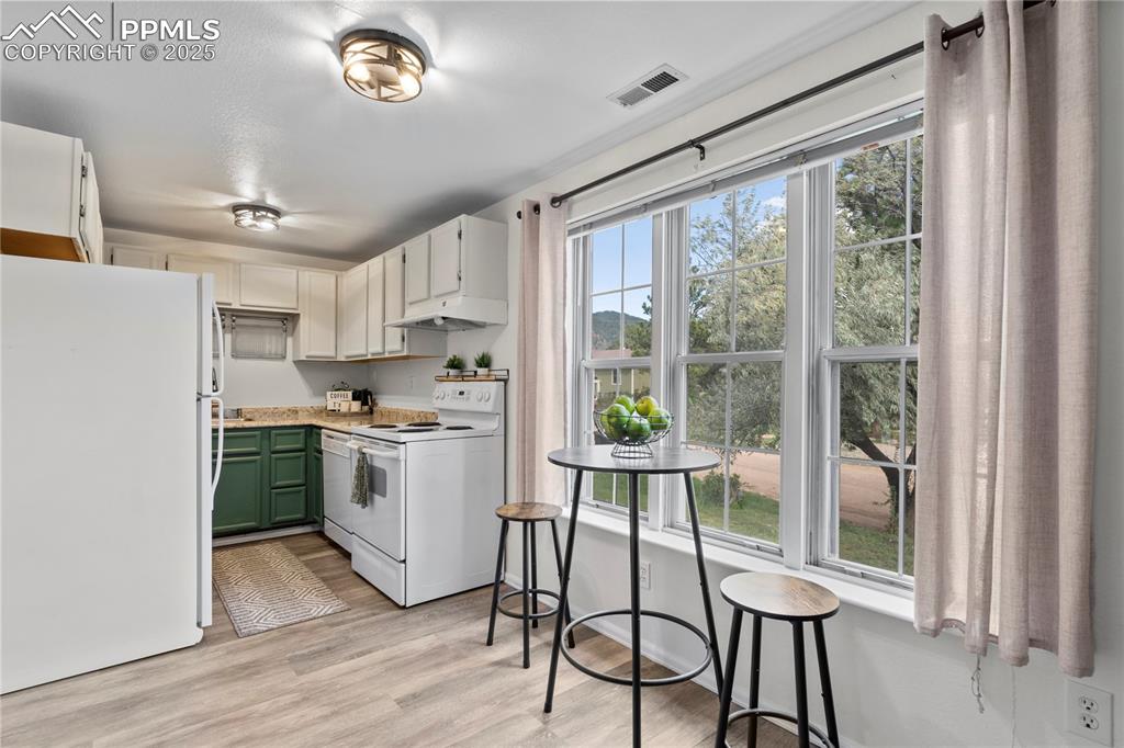 Image 7 of 37: Pantry too!