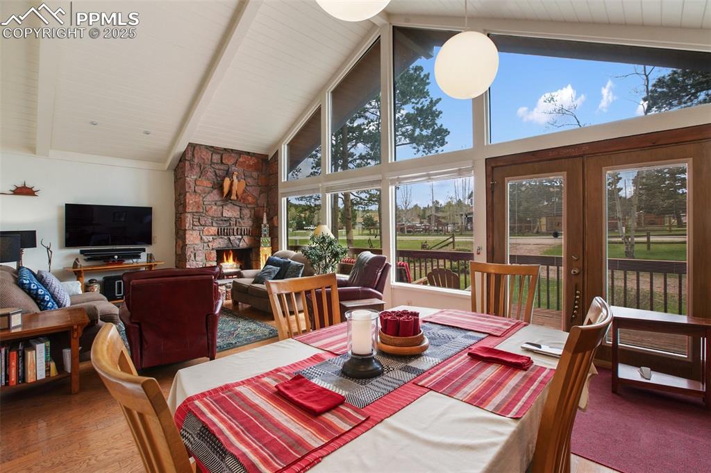 Image 15 of 41: Dining Area