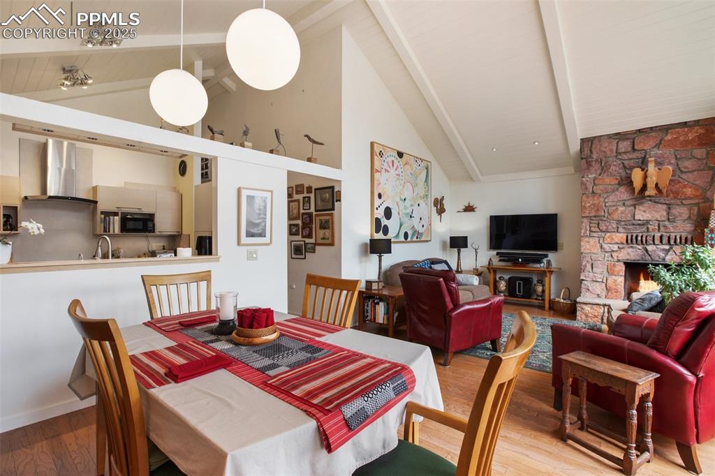 Image 9 of 41: Dining Area