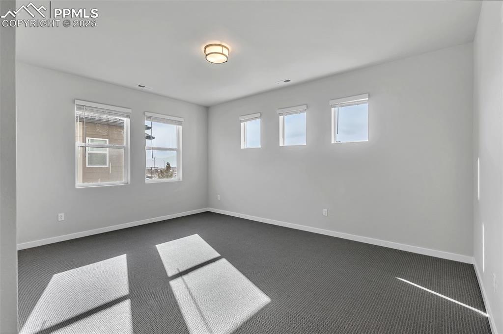 Image 13 of 31: Upper level unit