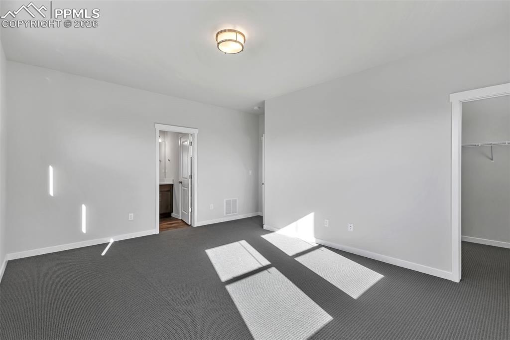 Image 14 of 31: Upper level unit