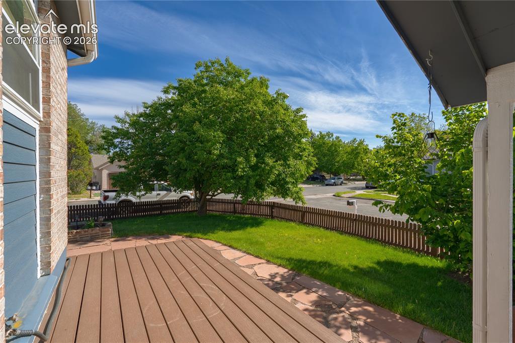 Image 6 of 32: Deck