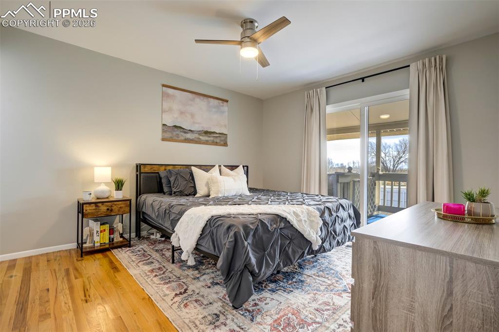 Image 16 of 47: Bedroom