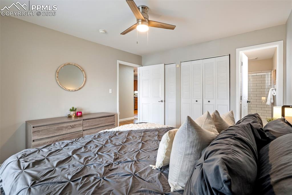 Image 19 of 47: Bedroom