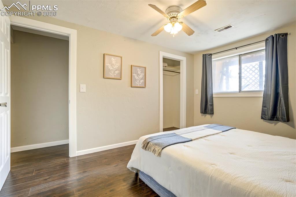 Image 29 of 47: Bedroom