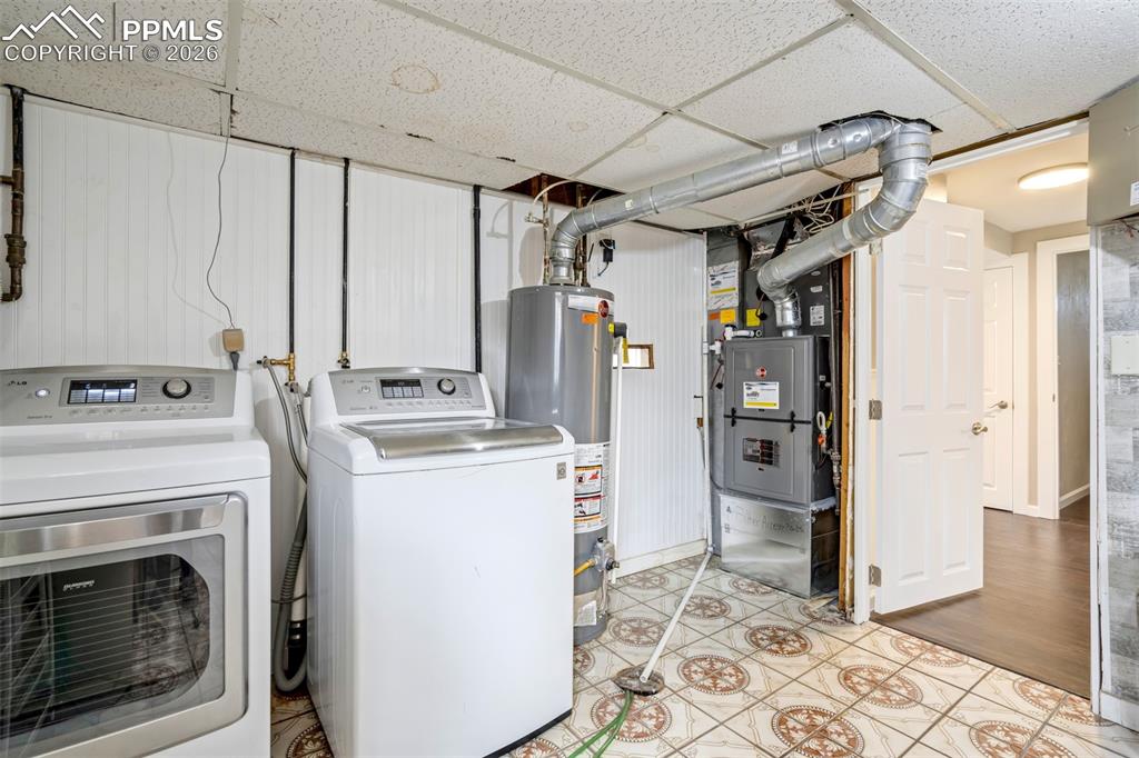 Image 40 of 47: Laundry