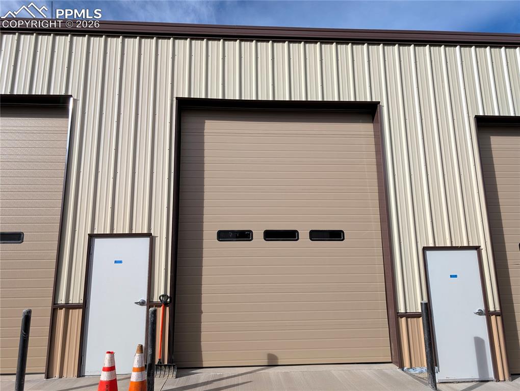 Image 1 of 10: Garage