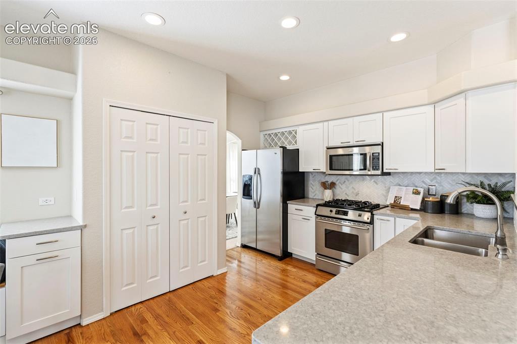 Image 10 of 36: Kitchen