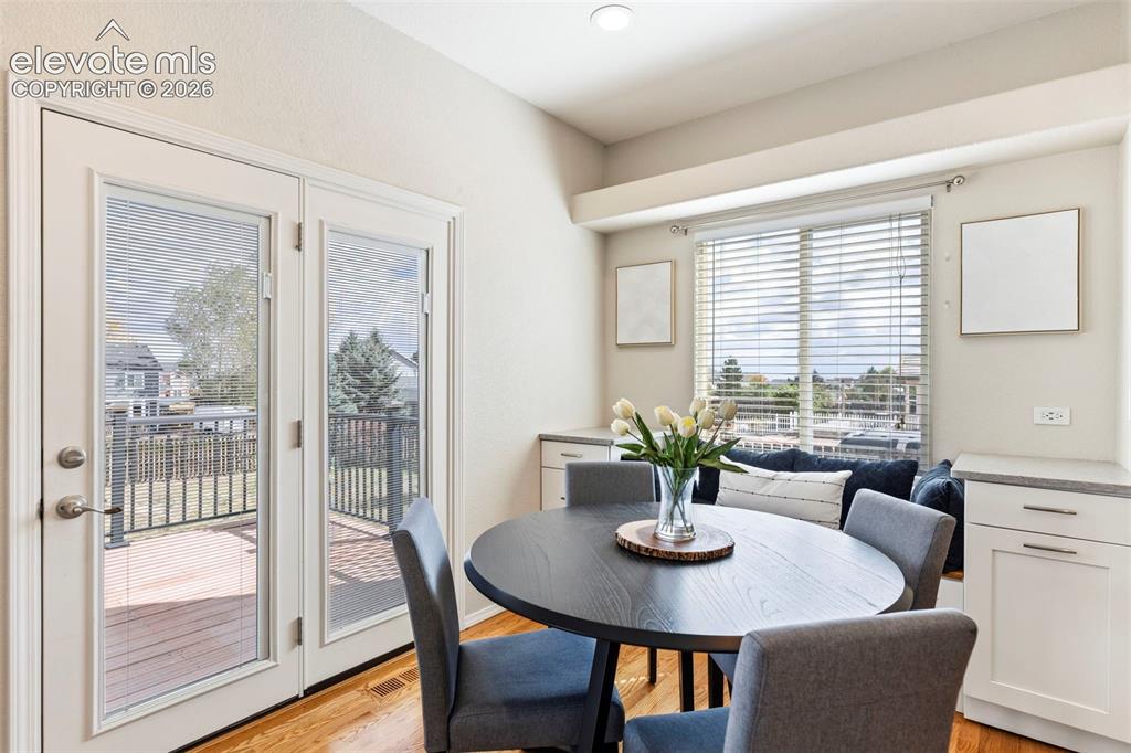 Image 12 of 36: Dining Area