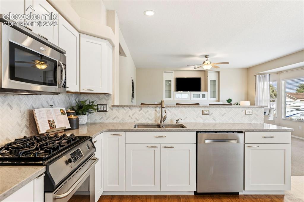 Image 8 of 36: Kitchen