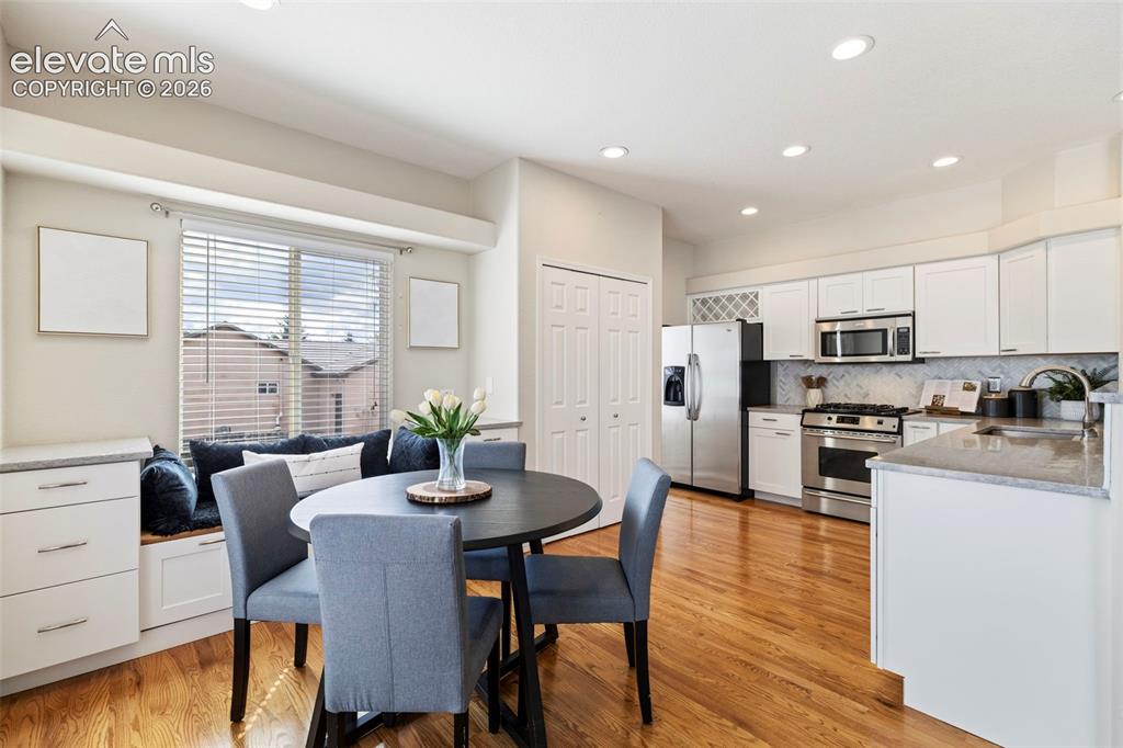 Image 9 of 36: Dining Area