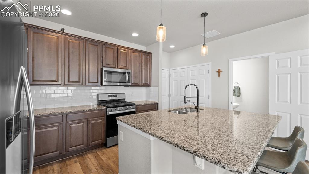 Image 12 of 37: Kitchen