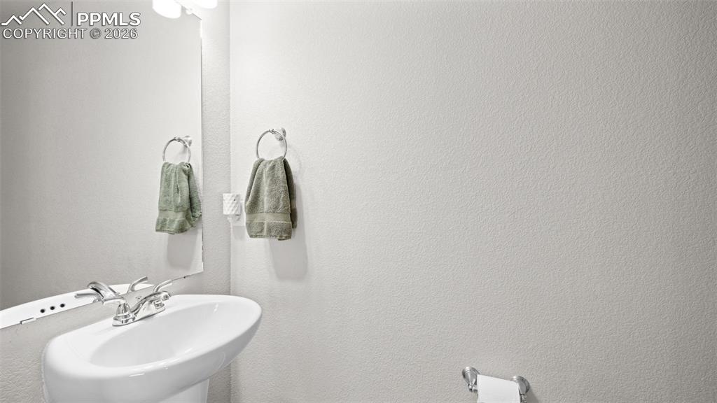 Image 14 of 37: Bathroom