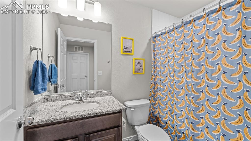 Image 23 of 37: Bathroom