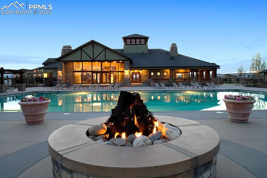 Image 33 of 37: Pool