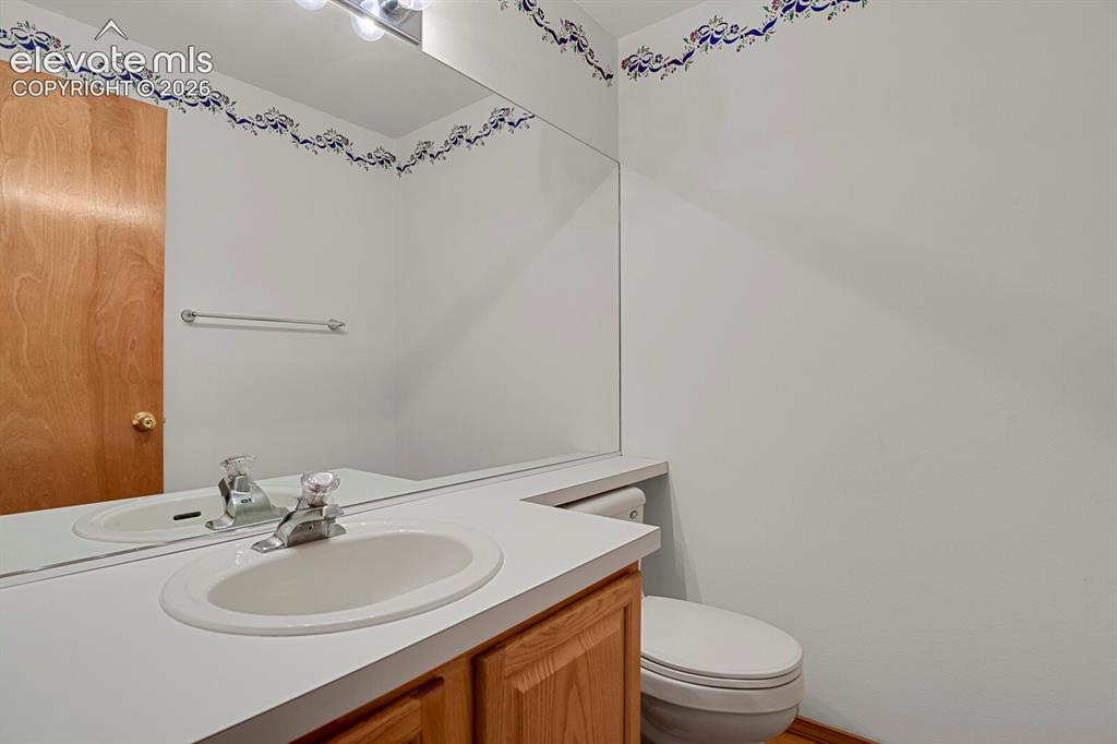 Image 18 of 32: Bathroom