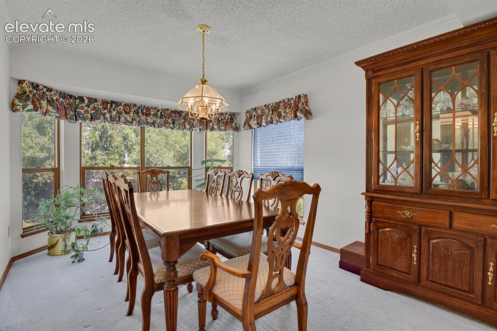 Image 8 of 32: Dining Area