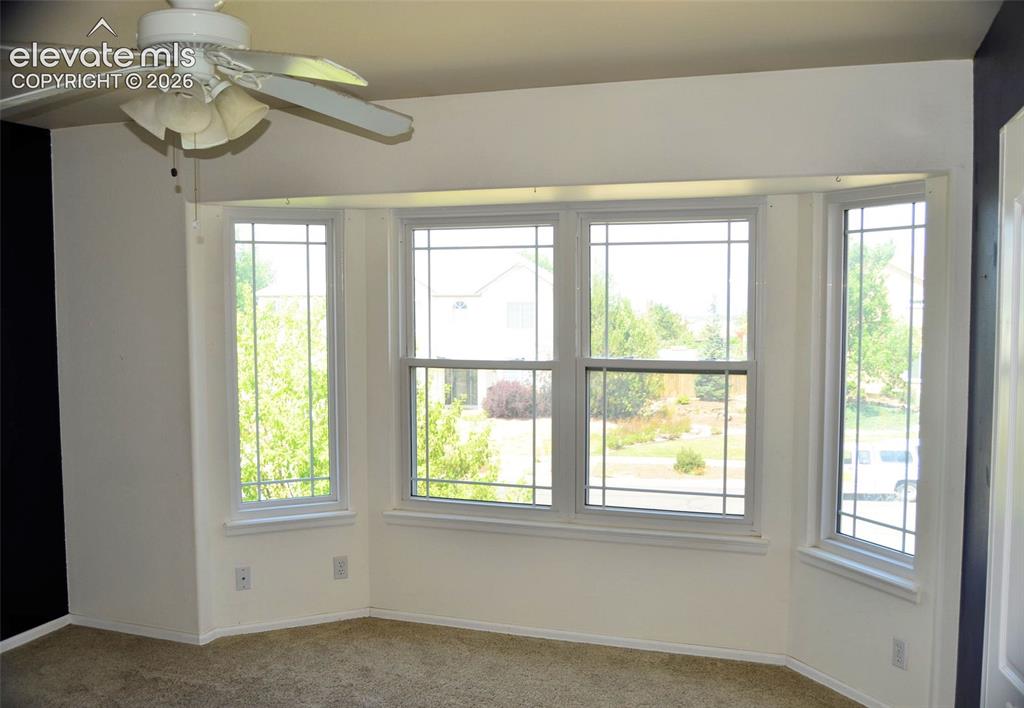 Image 9 of 17: Family Room
