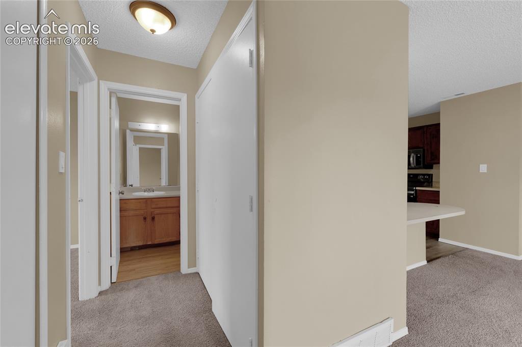 Image 17 of 22: Hallway