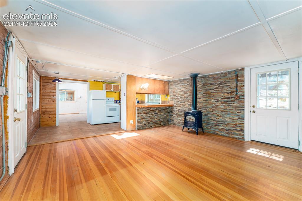 Image 6 of 27: Living Room