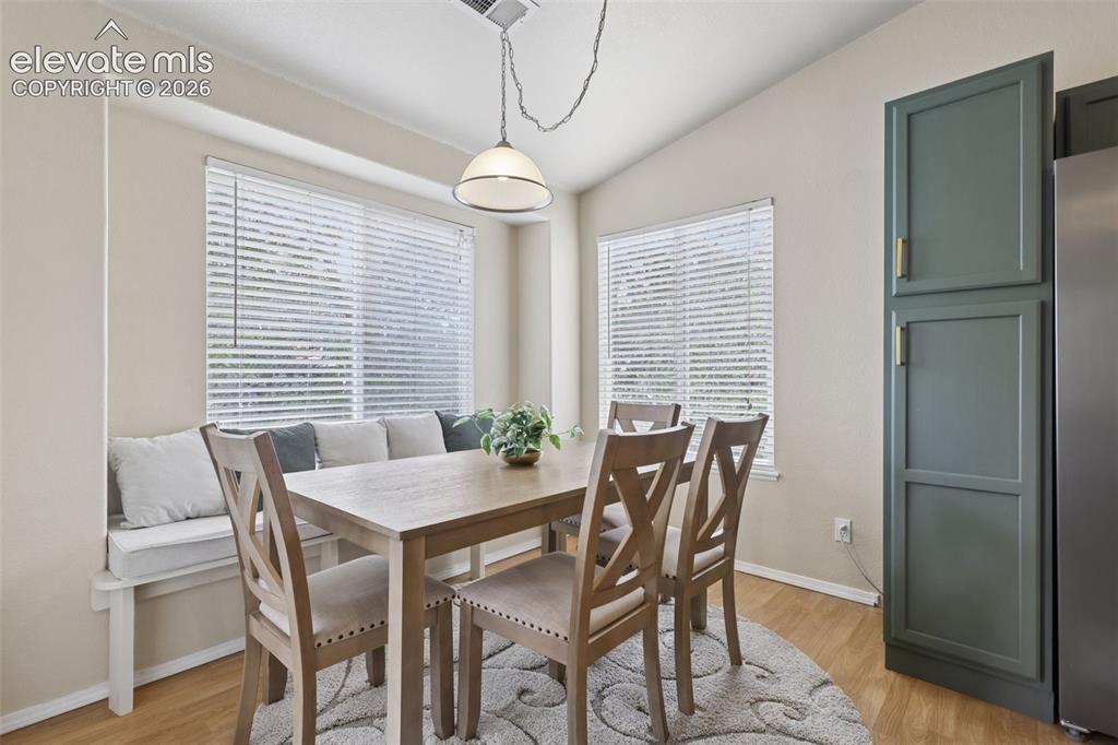 Image 11 of 35: Dining Area