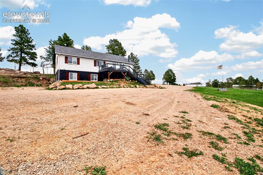 Image 37 of 50: Ample RV & Horse Trailer Parking!!!
