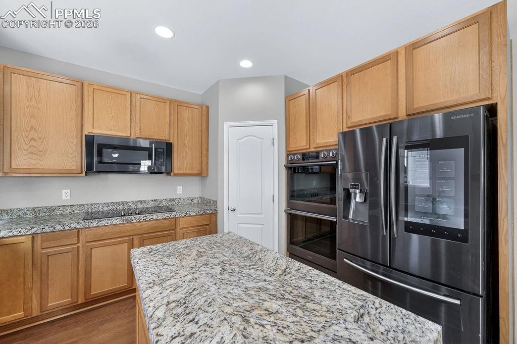 Image 10 of 45: Kitchen