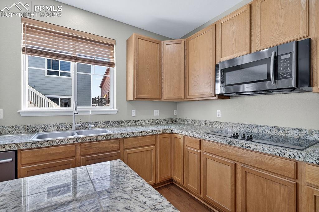 Image 12 of 45: Kitchen