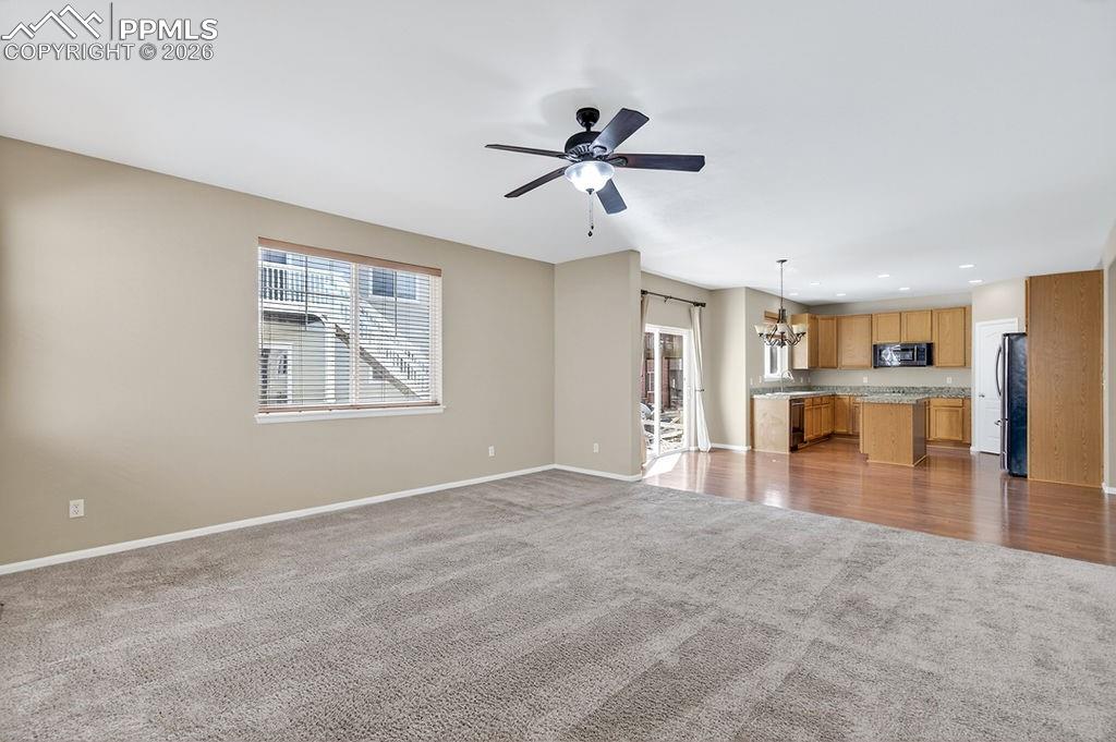 Image 16 of 45: Living Room