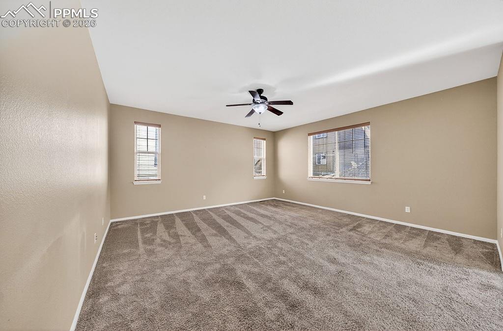 Image 18 of 45: Living Room