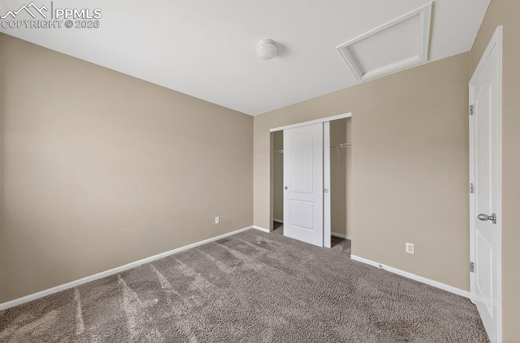 Image 34 of 45: Bedroom