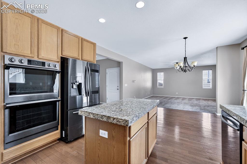 Image 9 of 45: Kitchen