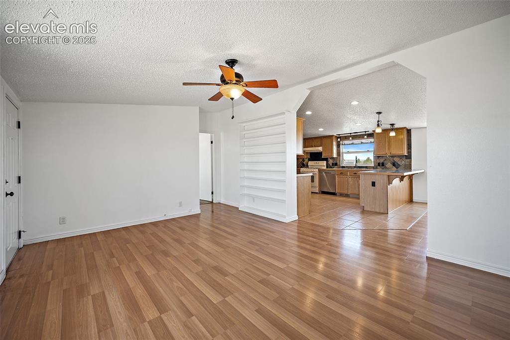Image 15 of 45: Living Room
