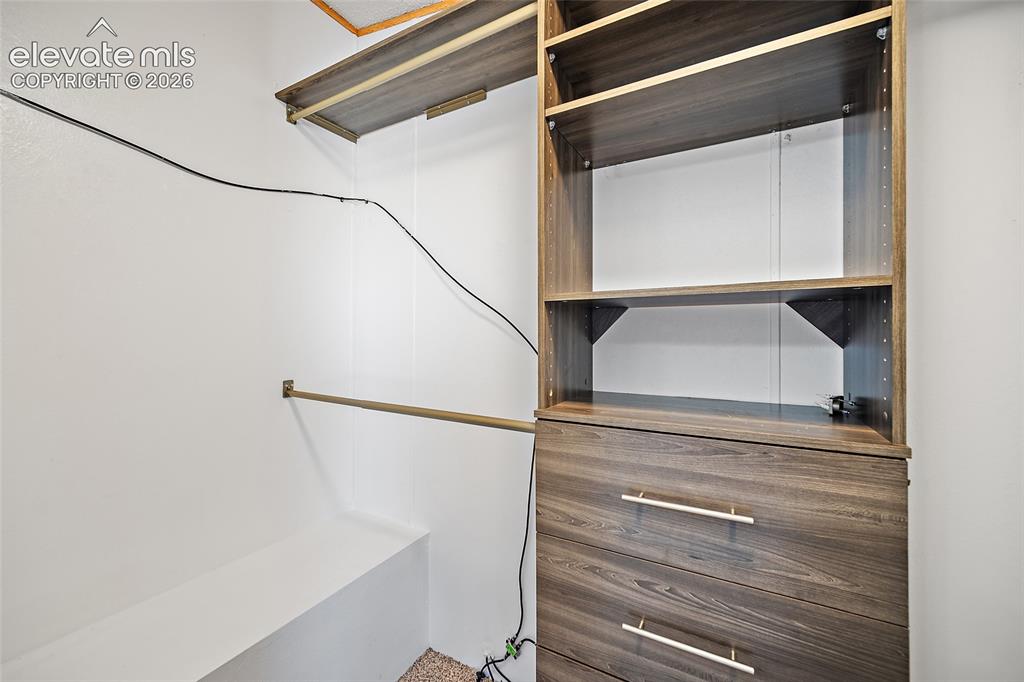 Image 19 of 45: Closet