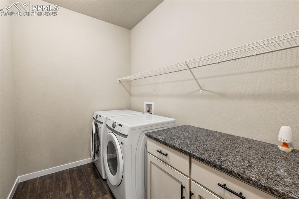 Image 15 of 50: Laundry