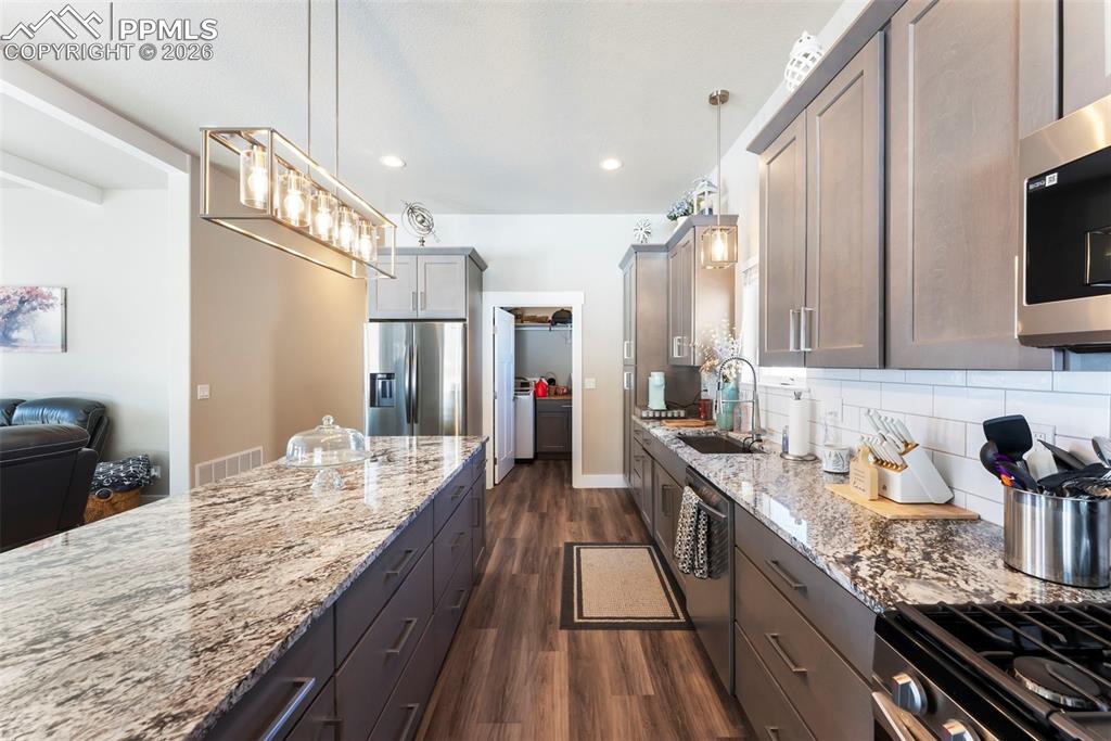 Image 10 of 42: Kitchen