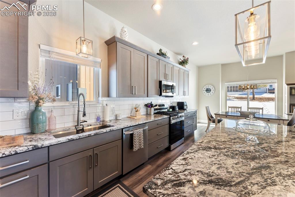 Image 11 of 42: Kitchen