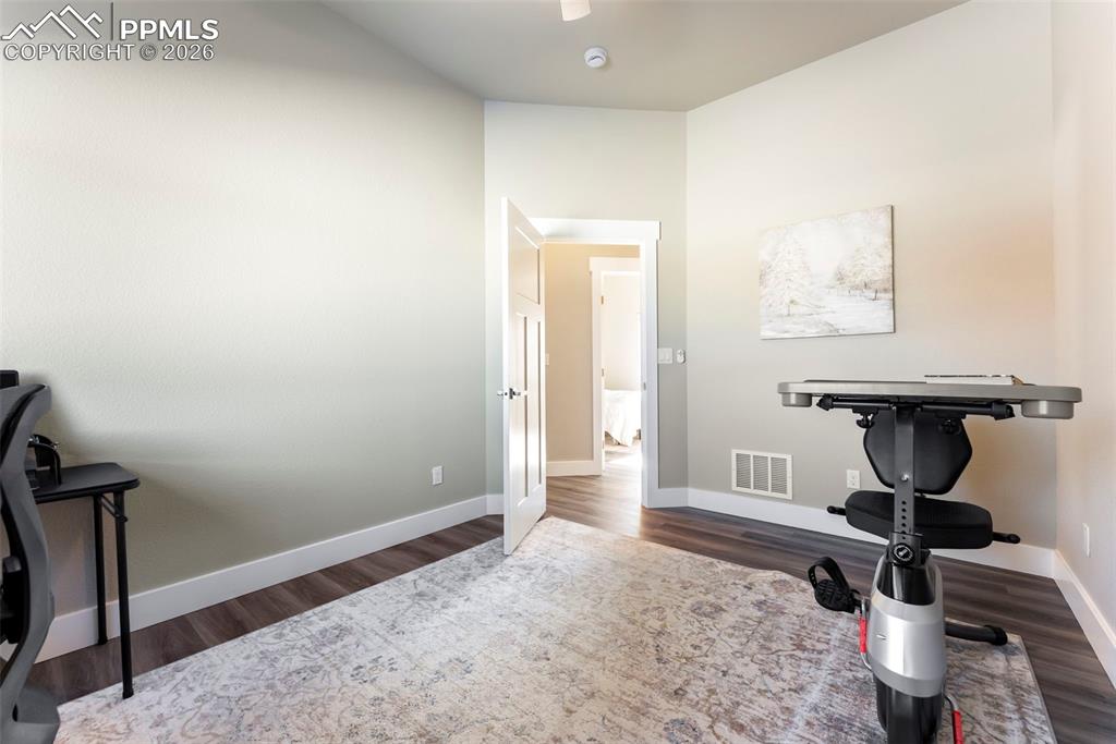 Image 24 of 42: Bedroom