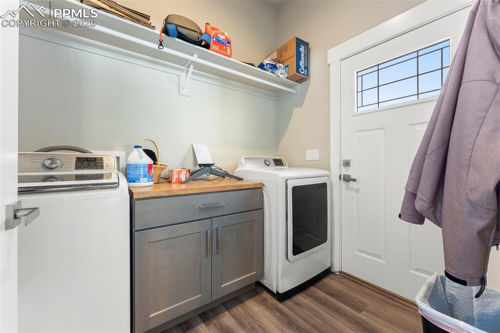 Image 25 of 42: Laundry