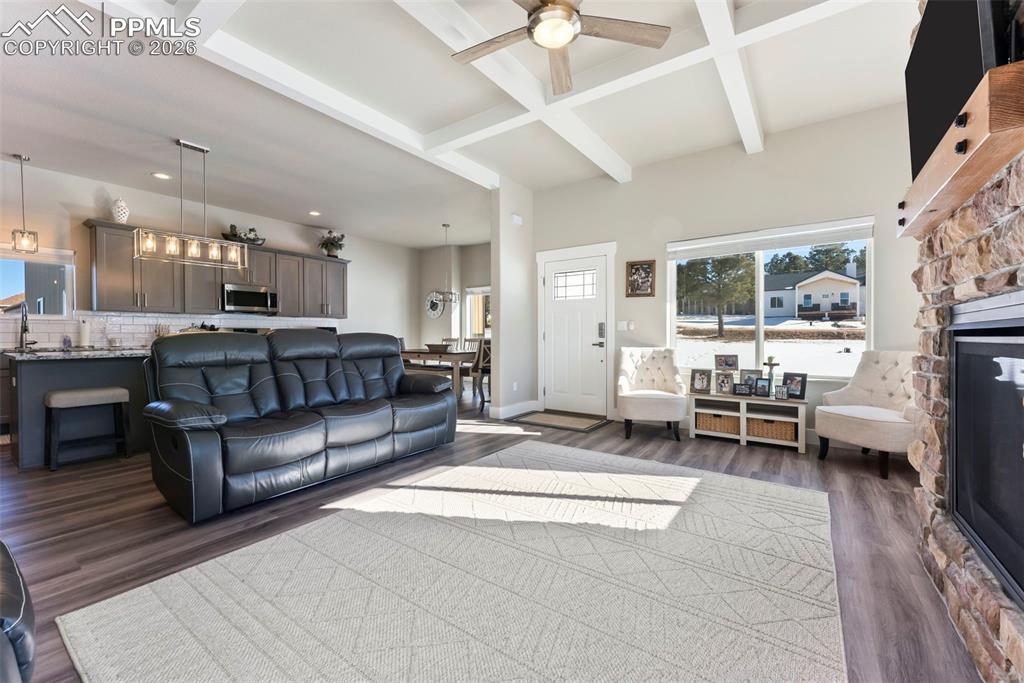 Image 4 of 42: Living Room