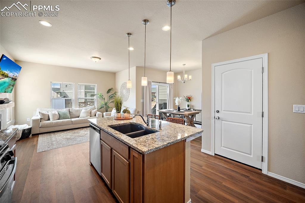 Image 11 of 49: Kitchen