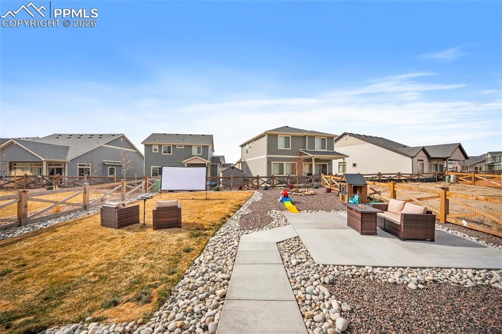 Image 34 of 49: Yard