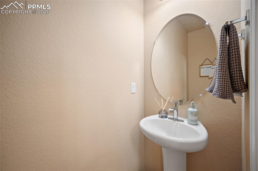 Image 5 of 49: Guest Bath