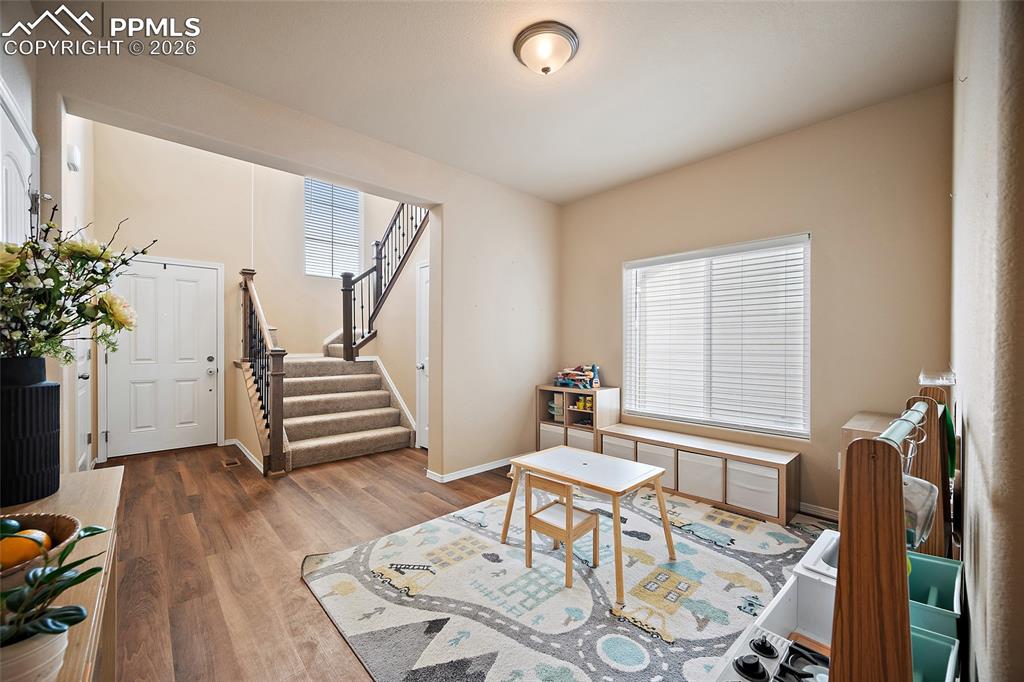 Image 7 of 49: Sitting Room