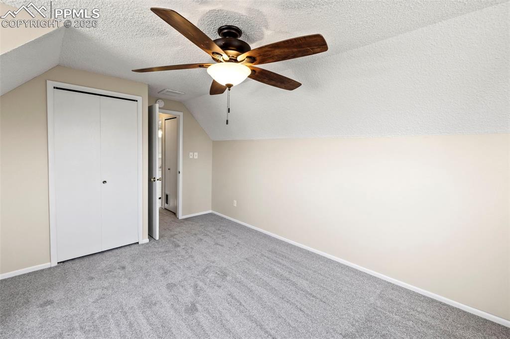 Image 32 of 50: Bed 3