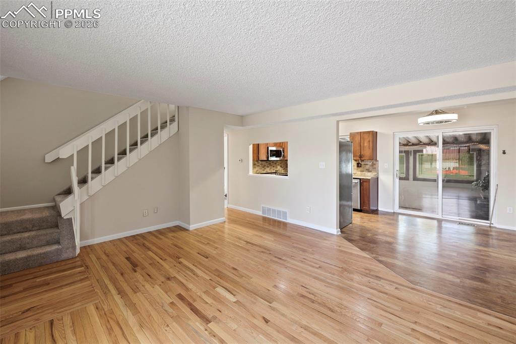 Image 4 of 50: Living Room