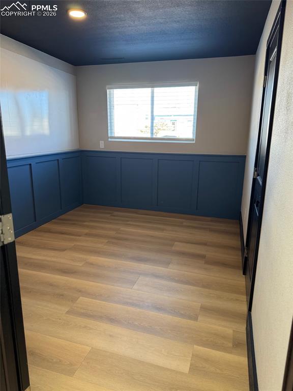 Image 14 of 24: Suite 105