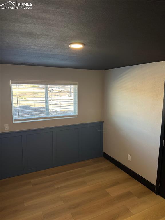 Image 15 of 24: Suite 105